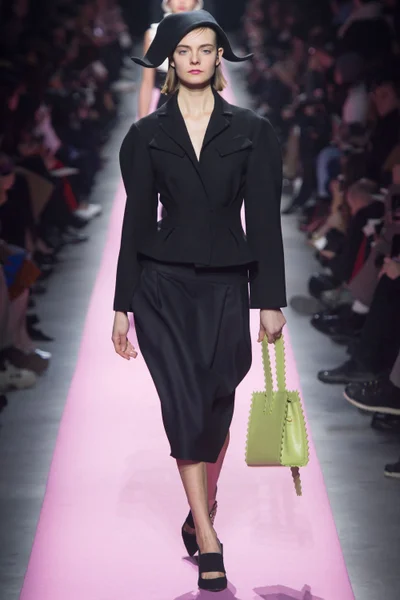 Look 9